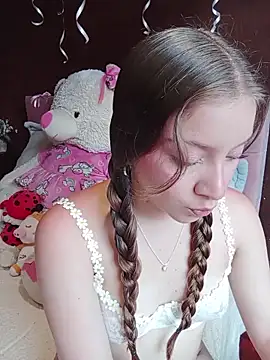 MimiSoftie online show from April 7, 2026, 8:20 pm