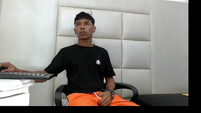 TonnyMarck online show from February 15, 2026, 7:51 am