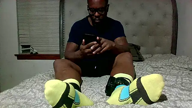 Karifrye online show from February 8, 2026, 3:21 am