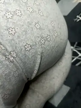 Snapshot of Sexyqueen102_ chatting on February 28, 2026, 5:36 pm Sexyqueen102 online show from February 28, 2026, 5:36 pm