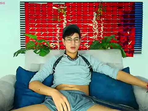 Snapshot of ThiiagoSaeenz chatting on February 16, 2026, 4:14 pm ThiiagoSaeenz online show from February 16, 2026, 4:14 pm