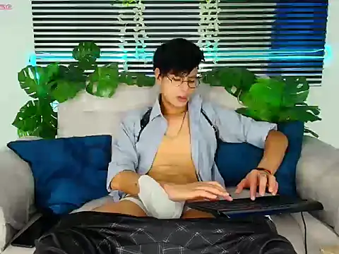 ThiiagoSaeenz online show from March 4, 2026, 3:51 pm