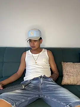 paulhot11 online show from April 12, 2026, 10:26 pm