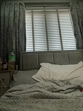 Milssweetx online show from April 2, 2026, 8:01 am