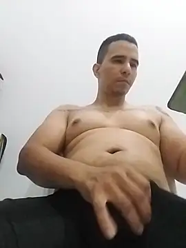 Snapshot of Mrpassion3 chatting on February 5, 2026, 1:43 am Mrpassion3 online show from February 5, 2026, 1:43 am