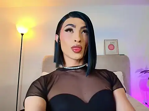 Snapshot of KarolPortellaa chatting on February 17, 2026, 12:07 am KarolPortellaa online show from February 17, 2026, 12:07 am