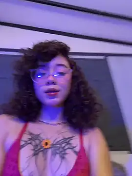 Snapshot of luci_butterfly chatting on February 11, 2026, 8:03 pm luci butterfly online show from February 11, 2026, 8:03 pm