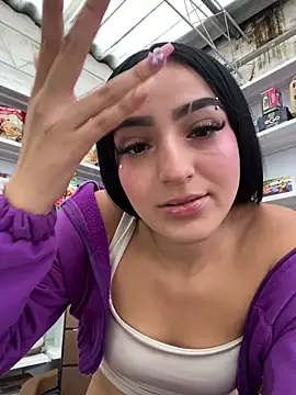 Snapshot of Valery_pink18 chatting on February 11, 2026, 10:26 pm Valery pink18 online show from February 11, 2026, 10:26 pm