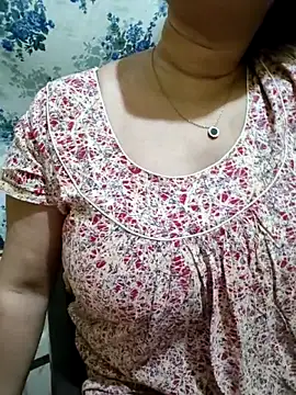 Snapshot of PARI51 chatting on February 25, 2026, 9:24 pm PARI51 online show from February 25, 2026, 9:24 pm