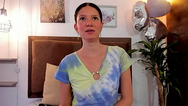 sofy bonnet online show from February 20, 2026, 7:58 pm