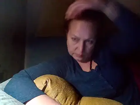 KrystalStyles online show from April 11, 2026, 5:06 pm