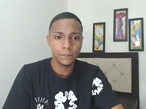 Snapshot of hotboyluxe chatting on February 18, 2026, 2:51 am hotboyluxe online show from February 18, 2026, 2:51 am