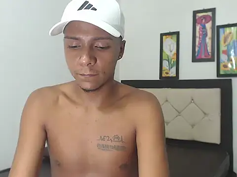 Snapshot of hotboyluxe chatting on February 25, 2026, 5:55 pm hotboyluxe online show from February 25, 2026, 5:55 pm