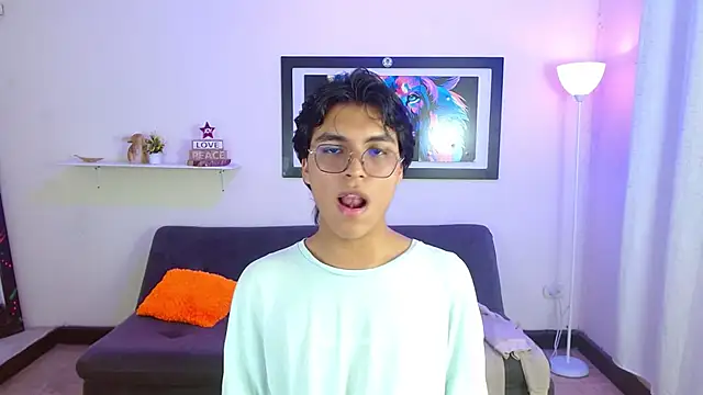 Maecum18 online show from February 16, 2026, 8:38 pm