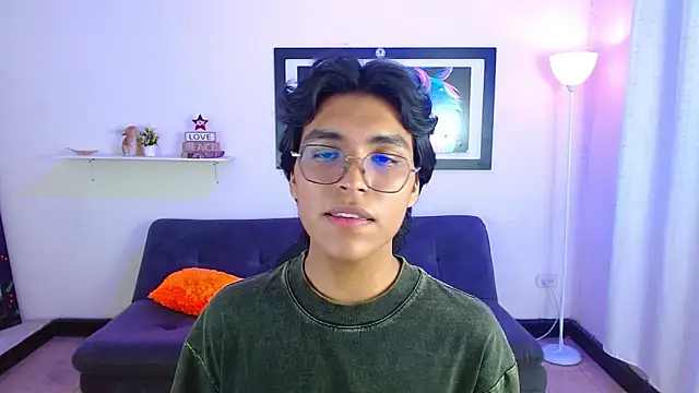 Maecum18 online show from March 7, 2026, 9:34 pm