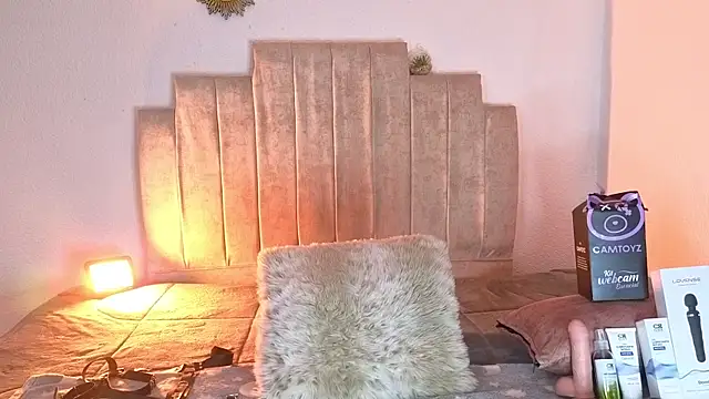 Petite pepper online show from March 28, 2026, 1:54 pm