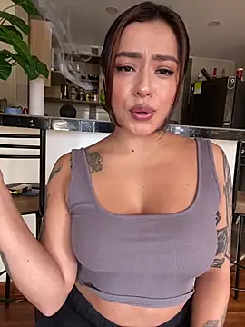 foxxy lover online show from April 20, 2026, 5:05 pm