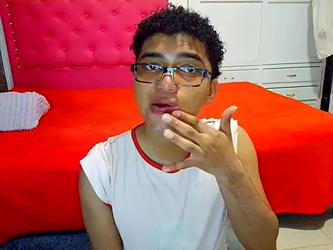 philipsex28 online show from February 3, 2026, 10:04 pm