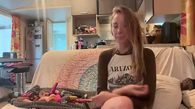 Snapshot of MindMistress chatting on June 30, 2026, 2:18 pm MindMistress online show from June 30, 2026, 2:18 pm