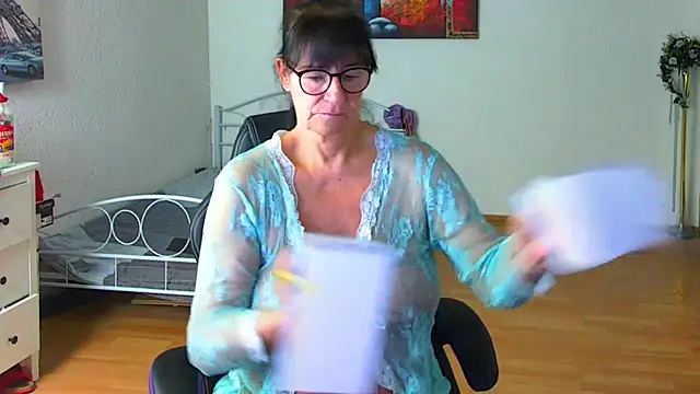 Sylly online show from December 18, 2025, 7:25 am