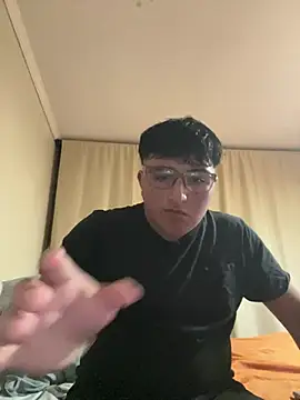 luchooo18 online show from April 6, 2026, 3:26 am