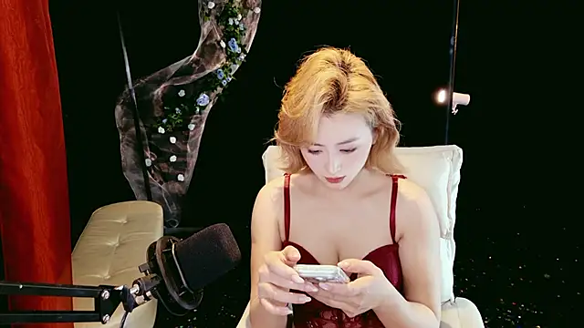 Lady-Mia777 online show from March 7, 2026, 5:26 am