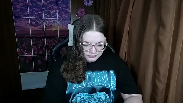 Snapshot of Teasing_Dora chatting on June 9, 2026, 10:21 pm Teasing Dora online show from June 9, 2026, 10:21 pm