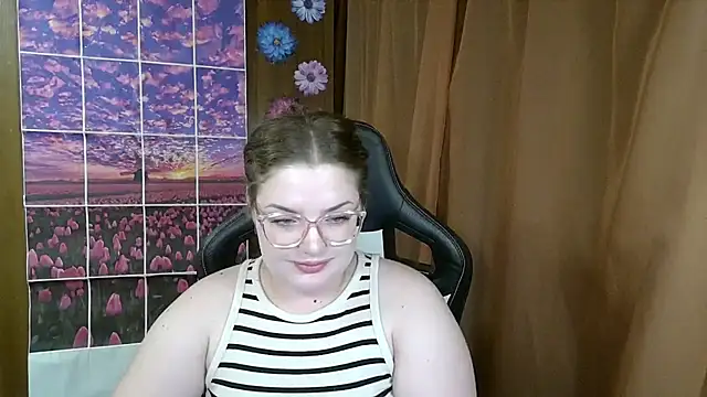 Snapshot of Teasing_Dora chatting on July 9, 2026, 12:26 am Teasing Dora online show from July 9, 2026, 12:26 am