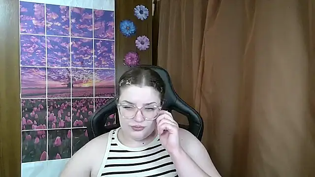 Snapshot of Teasing_Dora chatting on July 22, 2026, 12:24 am Teasing Dora online show from July 22, 2026, 12:24 am