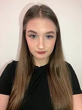 Green eyes lady online show from July 10, 2026, 5:37 pm