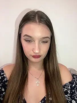 Green eyes lady online show from July 31, 2026, 2:27 pm