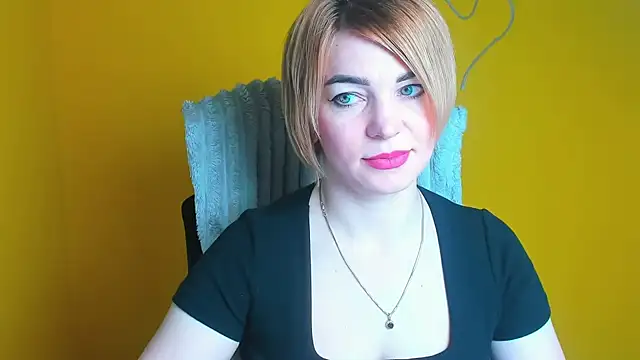 CuttieEmma online show from April 12, 2026, 5:56 am