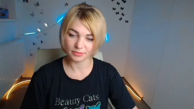 CuttieEmma online show from August 6, 2026, 12:07 pm