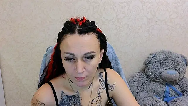 LalyaSkyy online show from February 1, 2026, 6:23 am