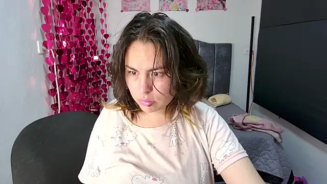 Kennya Rodriguez online show from February 13, 2025, 12:24 am