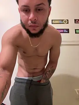 Tu PaPi Favorito online show from February 24, 2026, 3:15 am