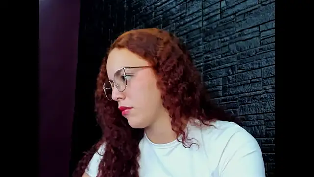 Miss Dior2 online show from April 1, 2026, 4:15 pm