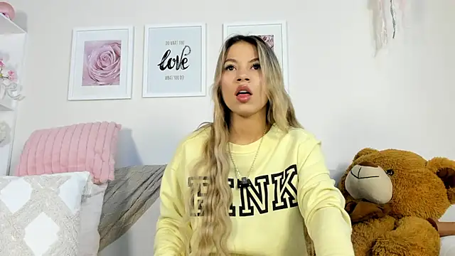 Mia Rosee1 online show from February 23, 2026, 11:24 pm