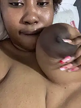 Snapshot of MeekyCurvyAss chatting on April 23, 2026, 10:58 am MeekyCurvyAss online show from April 23, 2026, 10:58 am