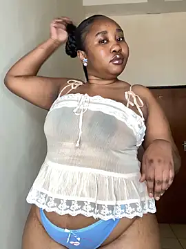 Snapshot of MeekyCurvyAss chatting on May 28, 2026, 10:45 am MeekyCurvyAss online show from May 28, 2026, 10:45 am