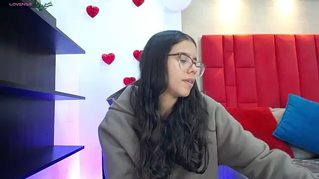 Luna Millers online show from March 1, 2026, 4:14 am