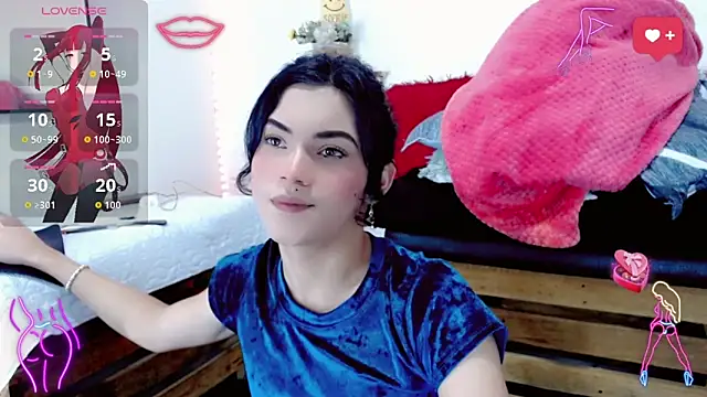 NathalialLooes online show from February 5, 2026, 9:52 pm