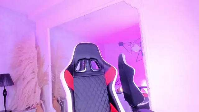 KarelyMitchel online show from April 11, 2026, 1:04 pm