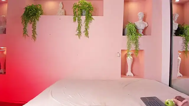 BrenddaMiller  online show from March 24, 2026, 12:32 pm