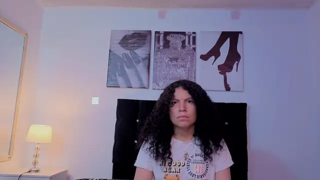 Snapshot of Zoe-yanin chatting on February 21, 2026, 6:53 pm Zoe-yanin online show from February 21, 2026, 6:53 pm