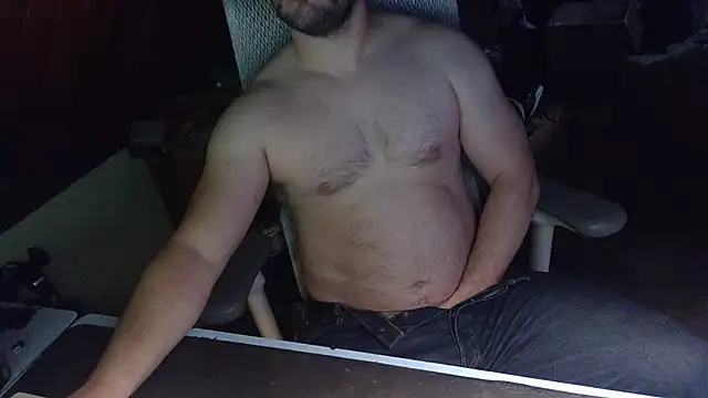Snapshot of under_the_desk40 chatting on April 23, 2026, 9:52 am under the desk40 online show from April 23, 2026, 9:52 am