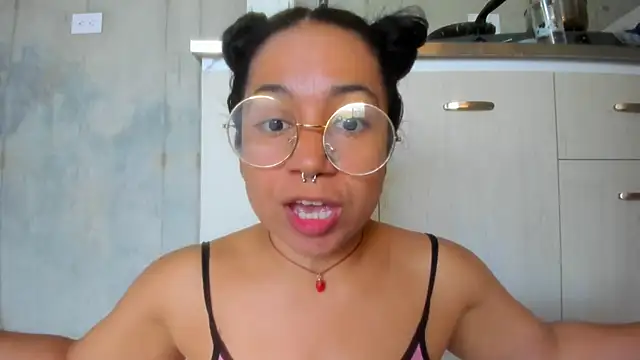 Snapshot of chiarafustox chatting on April 26, 2026, 3:21 pm chiarafustox online show from April 26, 2026, 3:21 pm