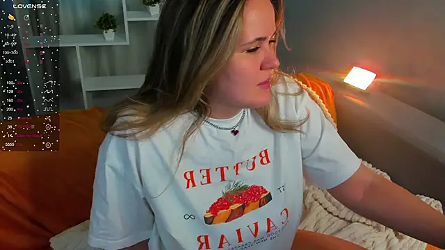 LilyBel online show from March 16, 2026, 10:19 am