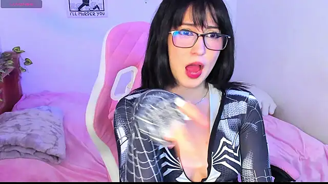 Snapshot of LoveMaki444 chatting on March 5, 2026, 5:36 am LoveMaki444 online show from March 5, 2026, 5:36 am