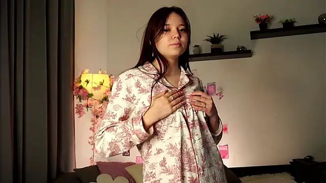 Snapshot of ManyMercuri chatting on February 2, 2026, 2:05 pm ManyMercuri online show from February 2, 2026, 2:05 pm